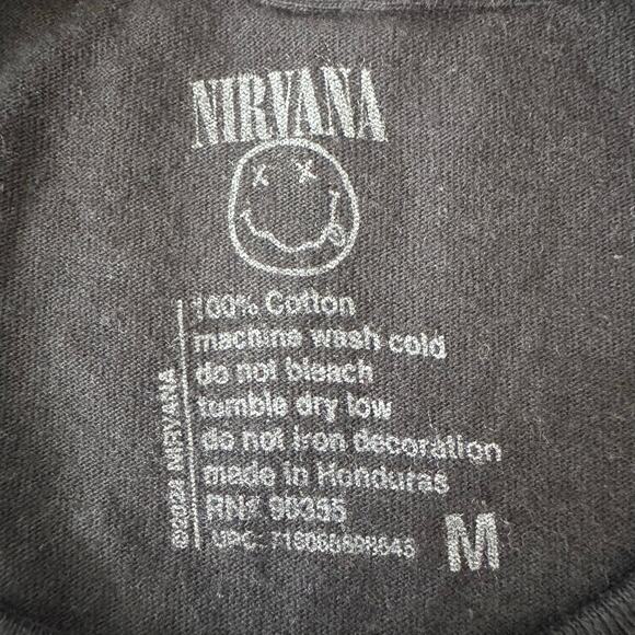 Nirvana Black T-Shirt Mens Medium Graphic Band Grunge Y2K 90s 100% Cotton Smile - Picture 5 of 7